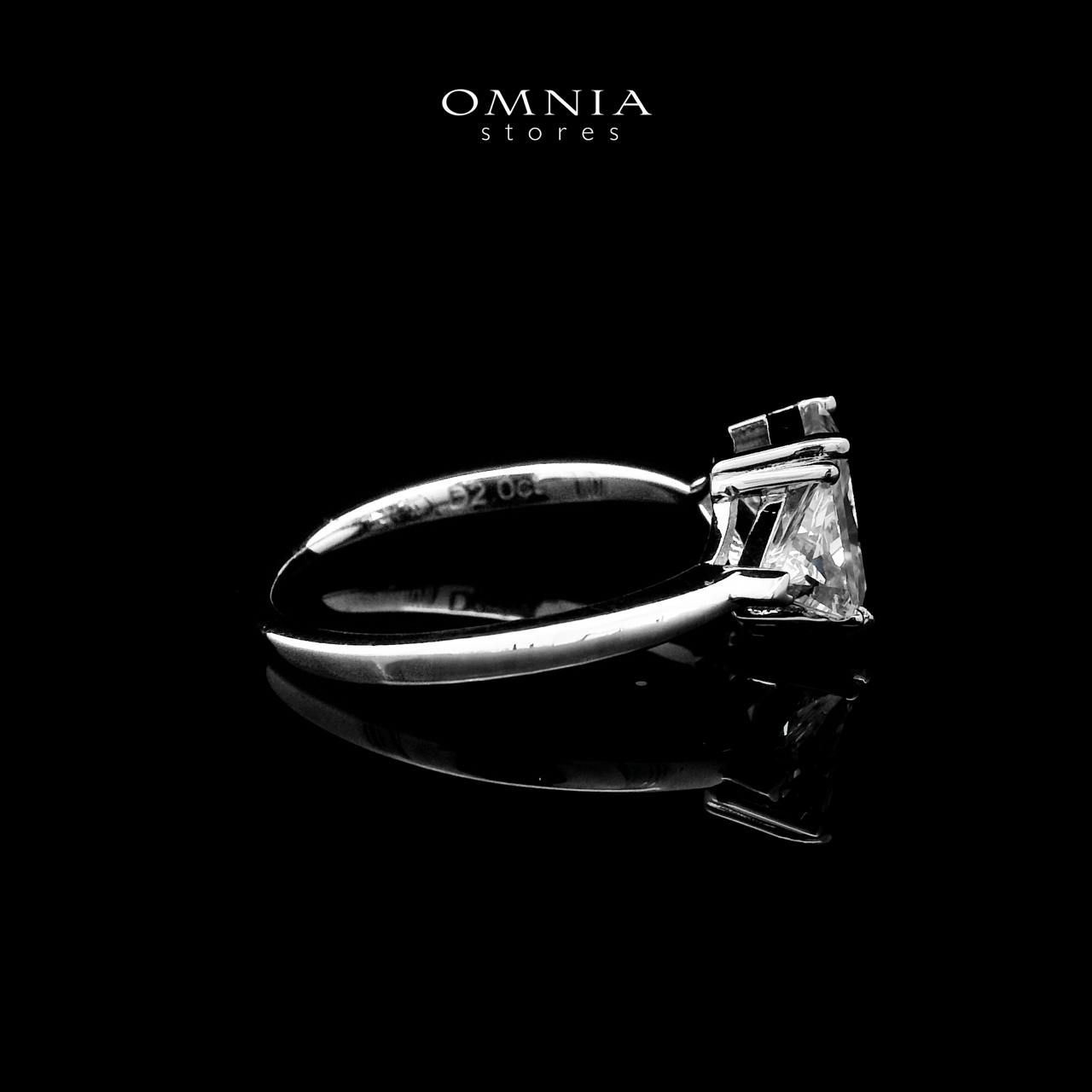 Omnia Ghazal White Ring 92.5 Silver Certified in High Quality Moissanite Stone