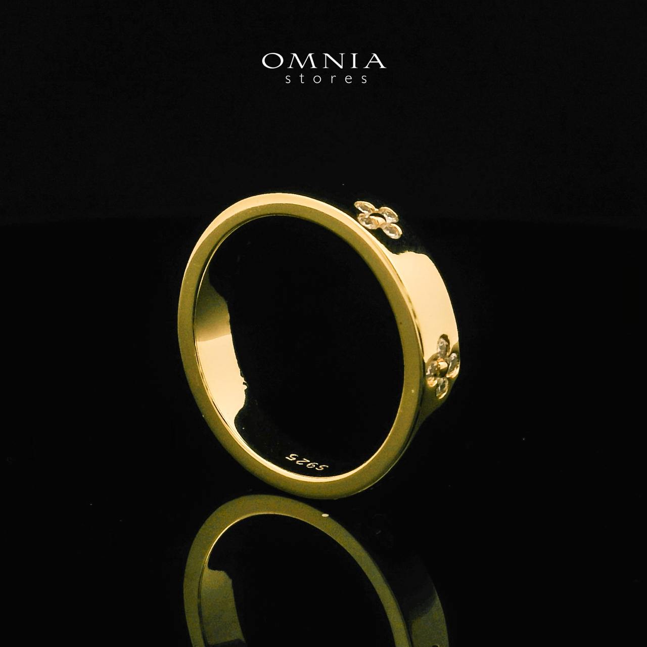 Omnia Hasna White Golden Ring 92.5 Silver Certified in High Quality Moissanite Stone