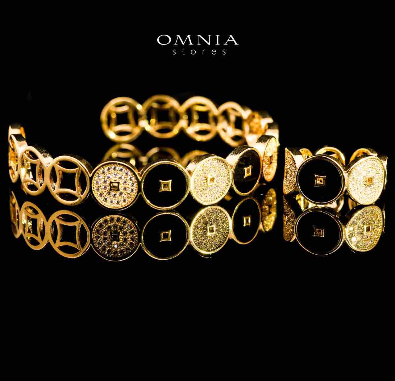 Omnia Golden Cuff With Bracelet and Ring with Black Oval Design In Rhodium Plated - OMNIASTORES UAE