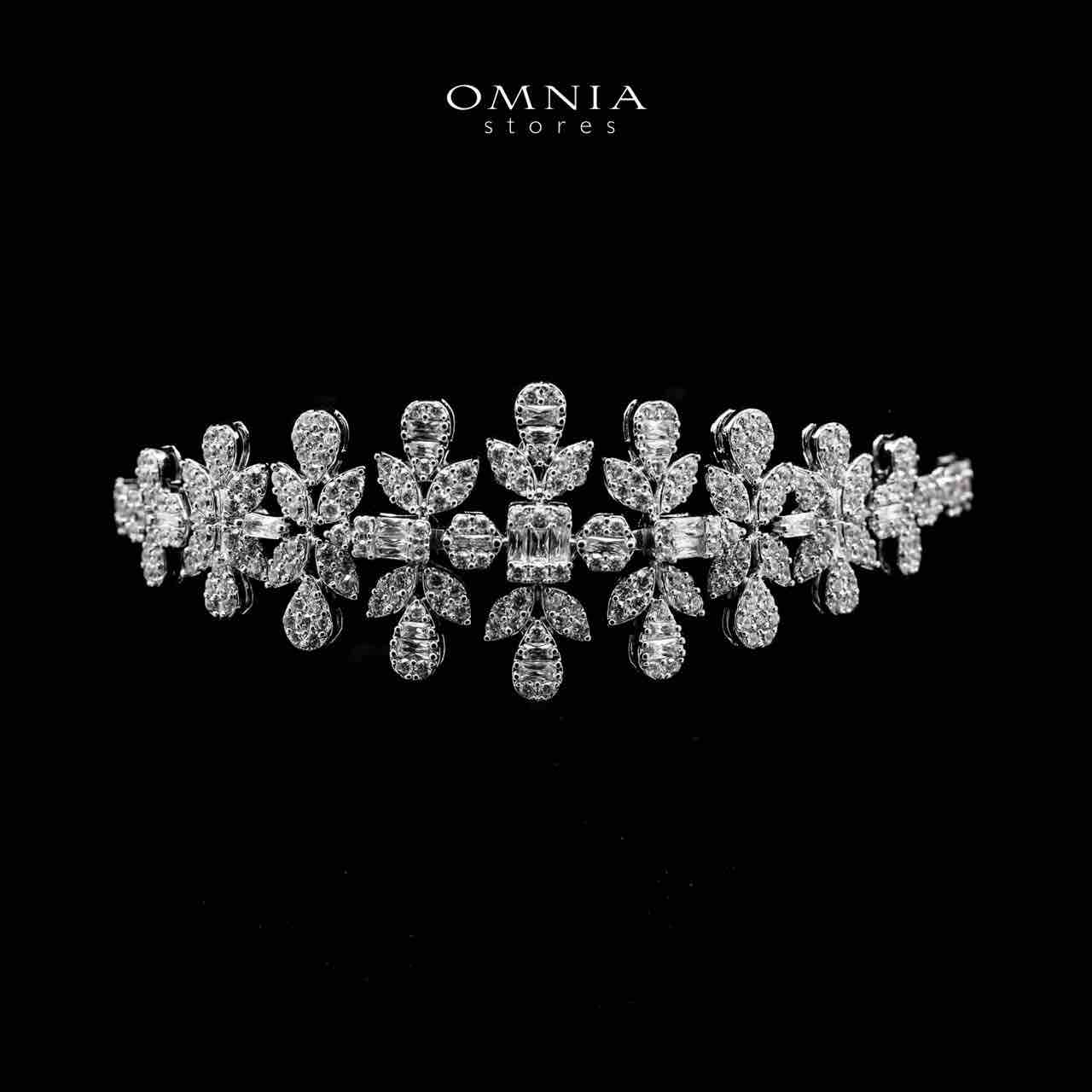 Omnia Nadina White