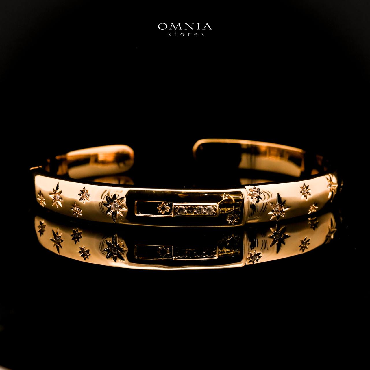 Omnia Ezdihar Golden Bangle With Rhodium Plated In High Quality Zircon Stone