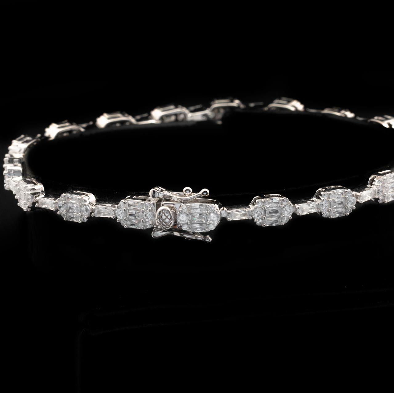 Omnia Hania White Bracelet in 925 Silver with High Quality Simulated Diamonds - OMNIASTORES UAE
