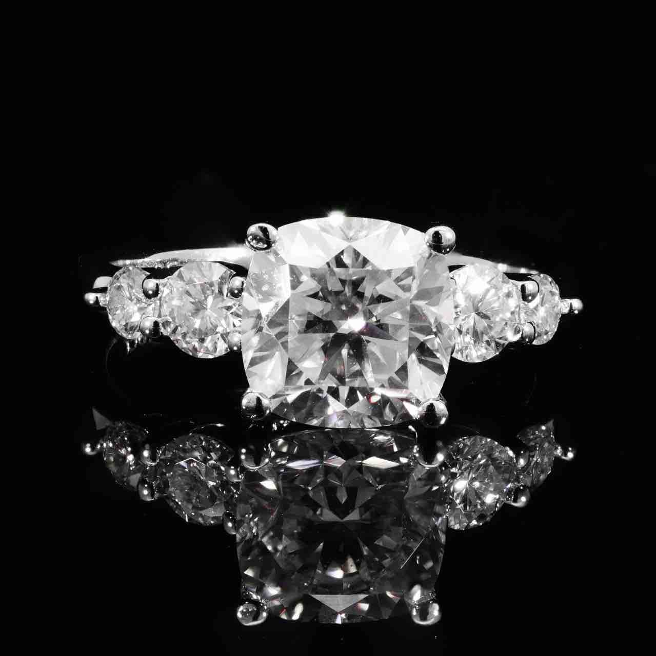 Omnia Munisa White Ring 925 Silver High Quality GRA Certifited High Quality Moissanite Stone 3CT - OMNIASTORES UAE