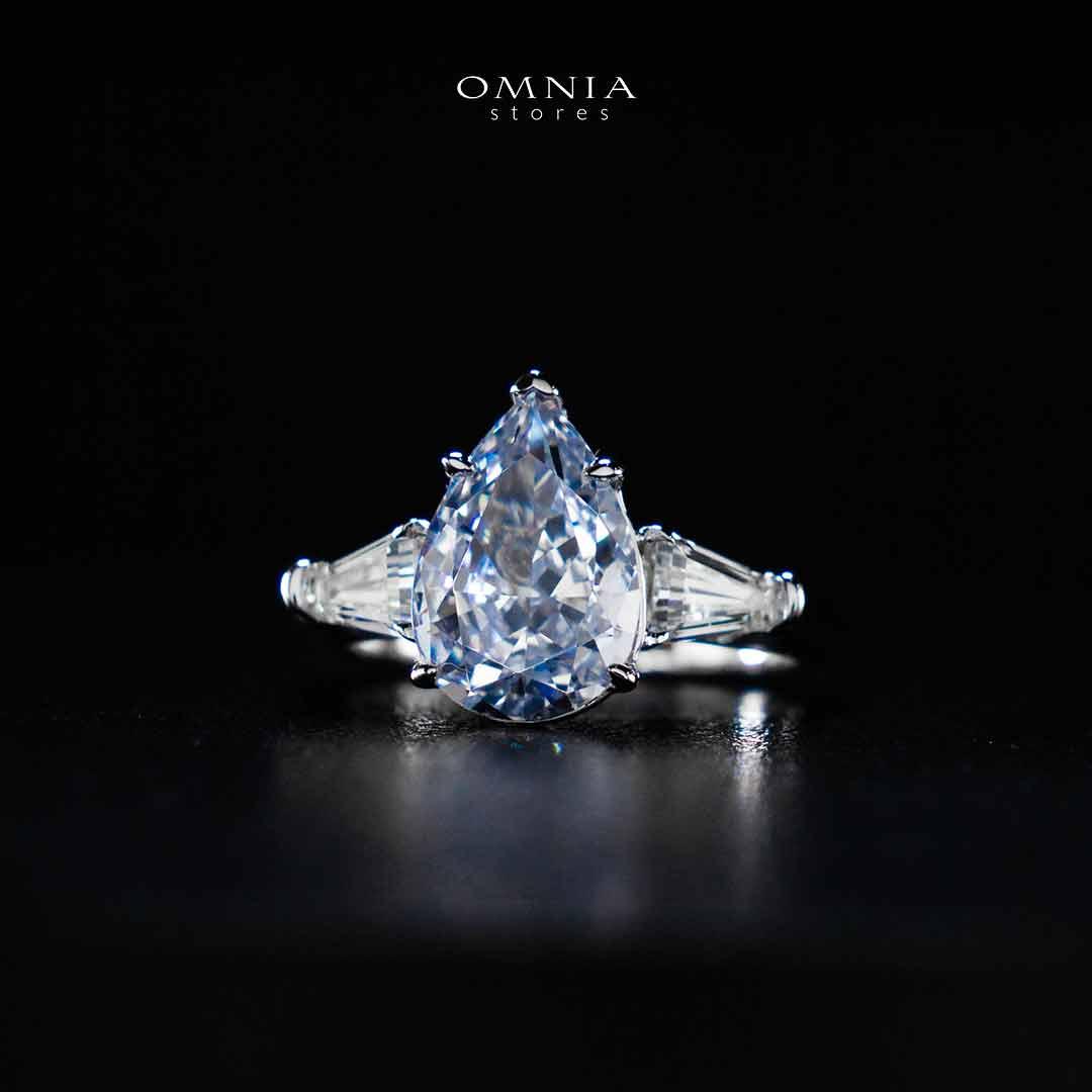 Omnia Jumanah Blue and White Silver Ring In 925 Silver High Quality Lab Crafted Stones - OMNIASTORES UAE