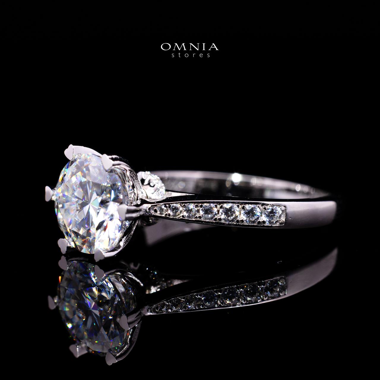 Frances 5mm Round Moissanite Ring (0.5 CT) with Certificate in 925 Sterling Silver - OMNIASTORES KSA