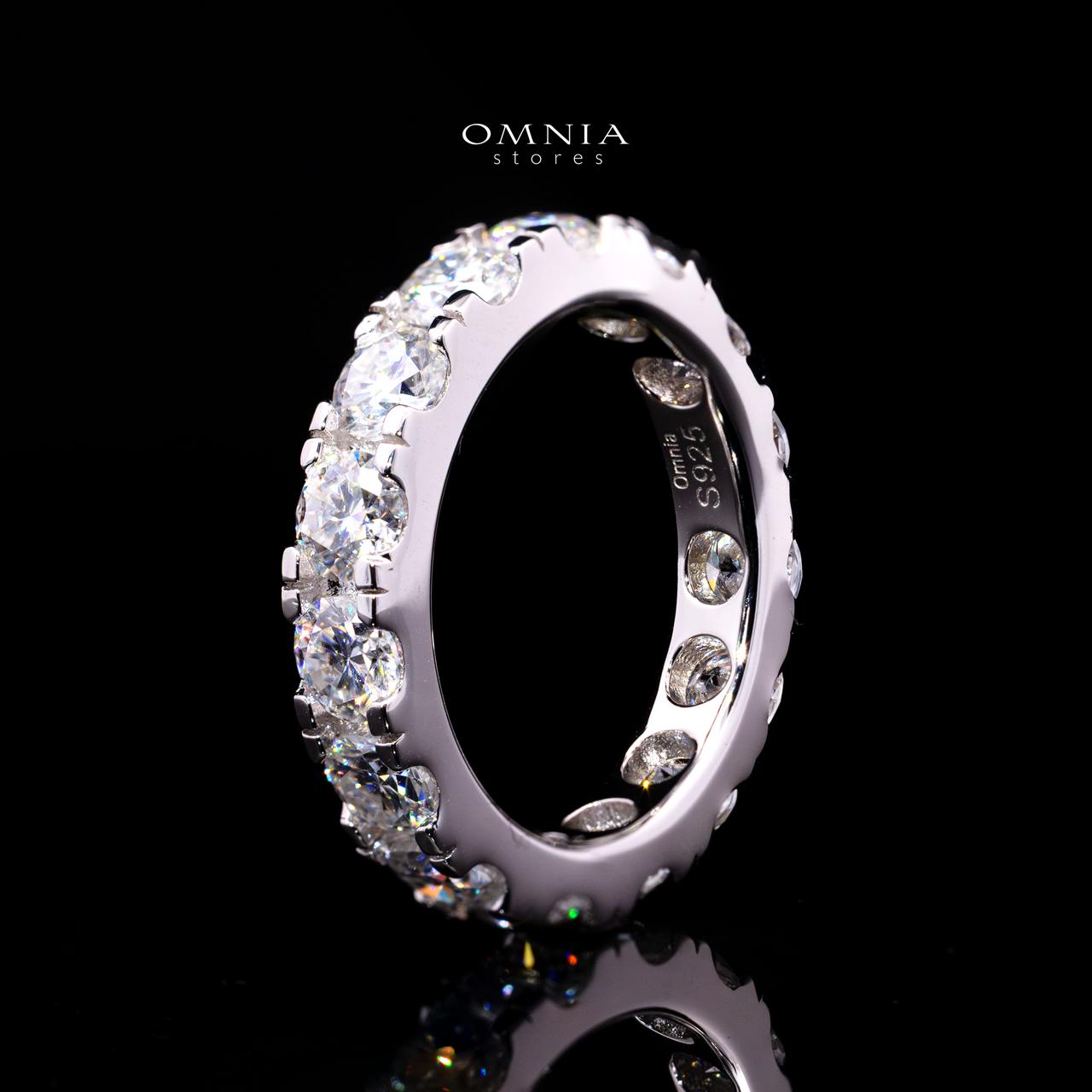 Stina Round Moissanite Ring 4mm (0.3CT) with Certificate in 925 Sterling Silver - OMNIASTORES KSA
