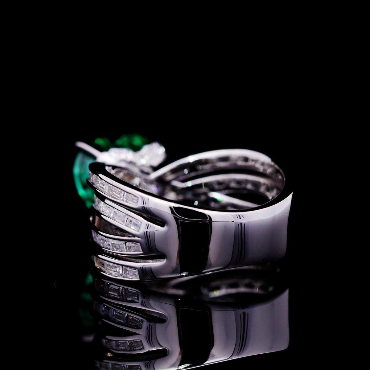 Bushra Green Heart-Shaped Ring with Certificate | Simulated Diamonds in 925 Sterling Silver