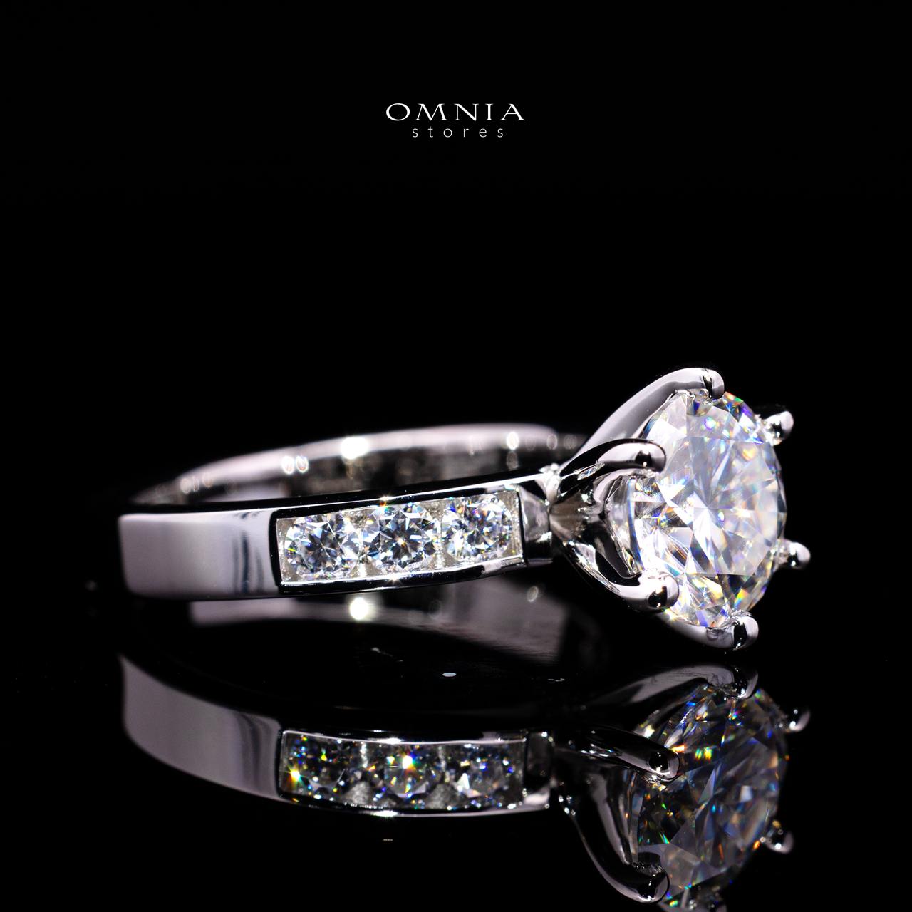 Meryl 8mm Round Moissanite Ring (2 CT) in 925 Sterling Silver